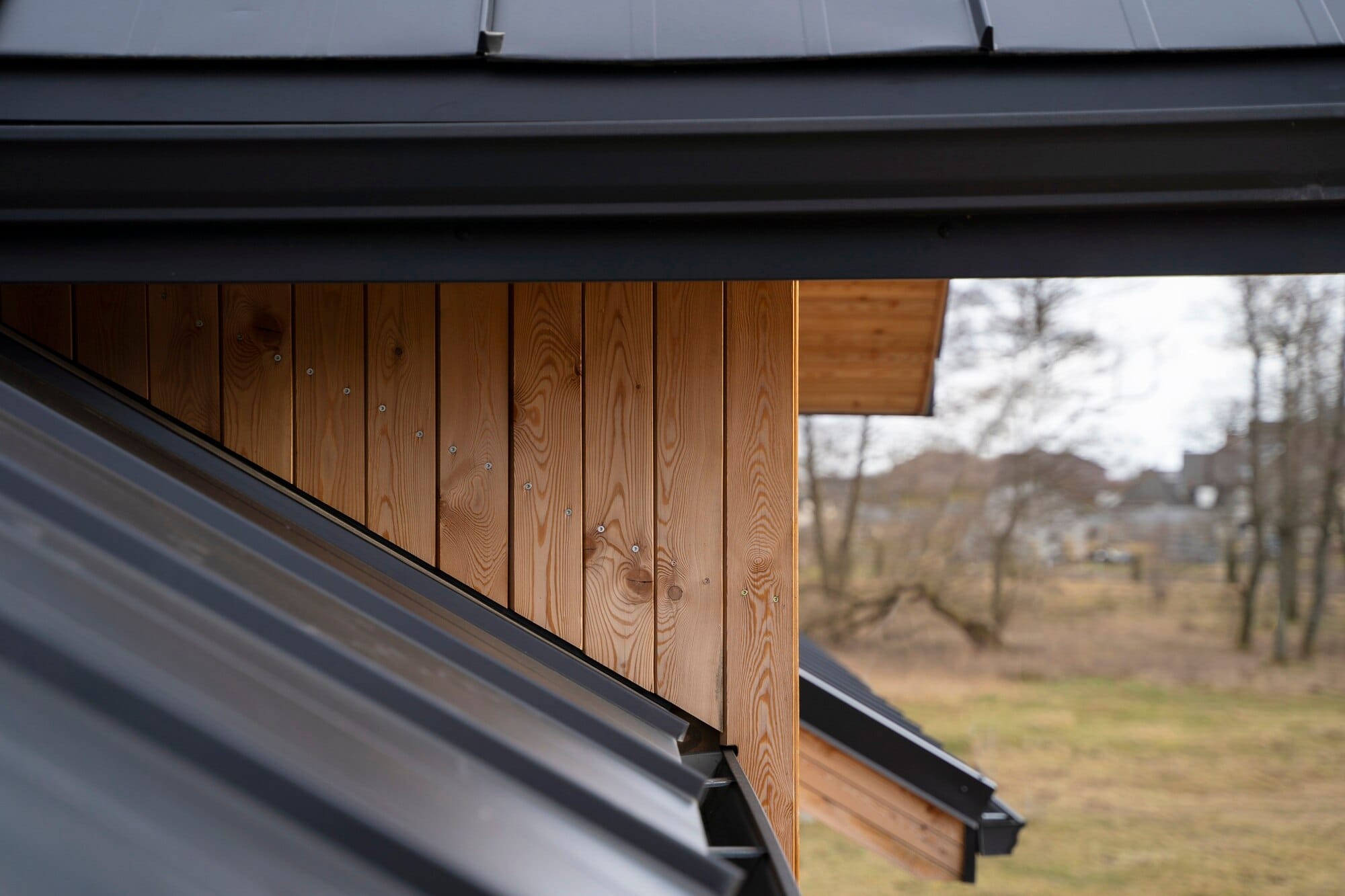 beautiful-roof-wooden-building_23-2149343649