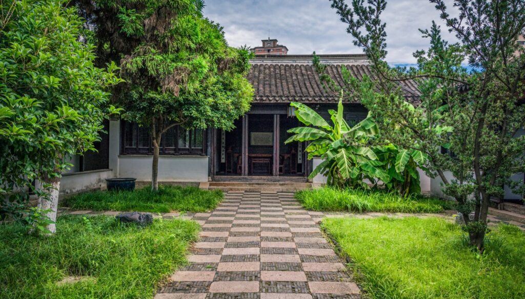 china-old-garden_1127-3660