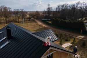 long-shot-roofer-working-with-helmet_23-2149343709